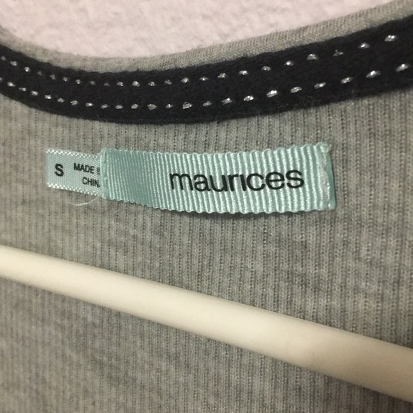 Maurice’s VINTAGE small grey Tee - Picture 3 of 5